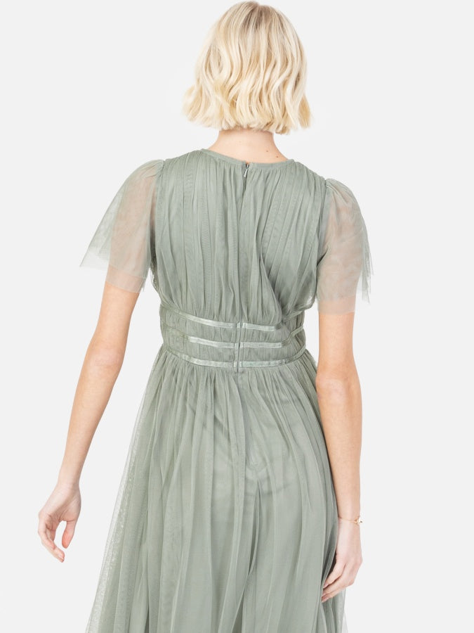 Anaya With Love Recycled Frosty Green Midaxi Dress With Keyhole Detail