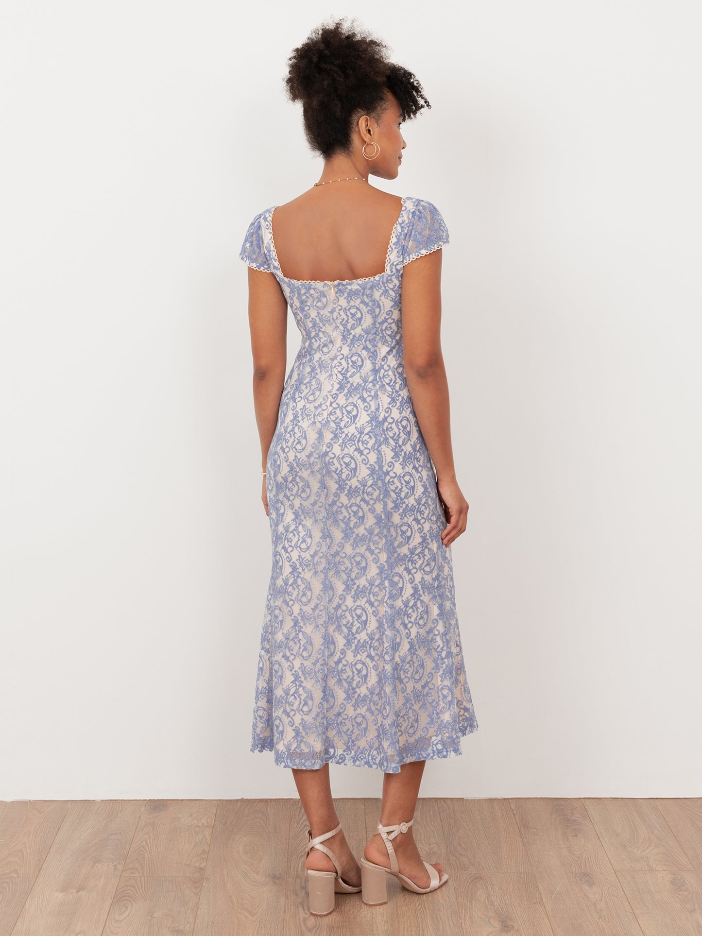 Maya Light Blue Sweetheart Neck Lace Midaxi Dress
