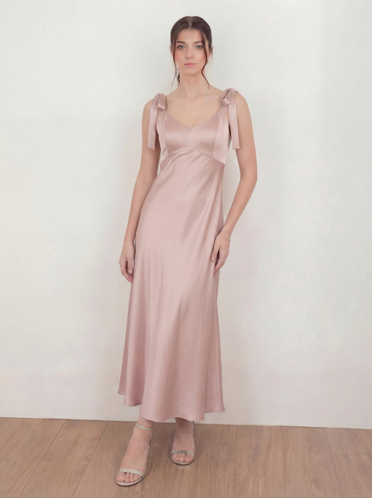 Bridesmaid Maya Deluxe Bridesmaid Maya Deluxe